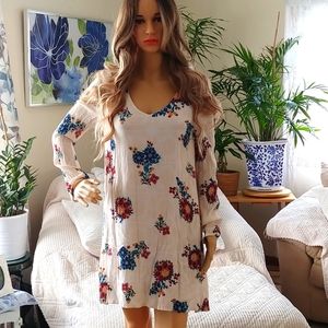 ALTER'D STATE FLORAL DRESS. SIZE S
